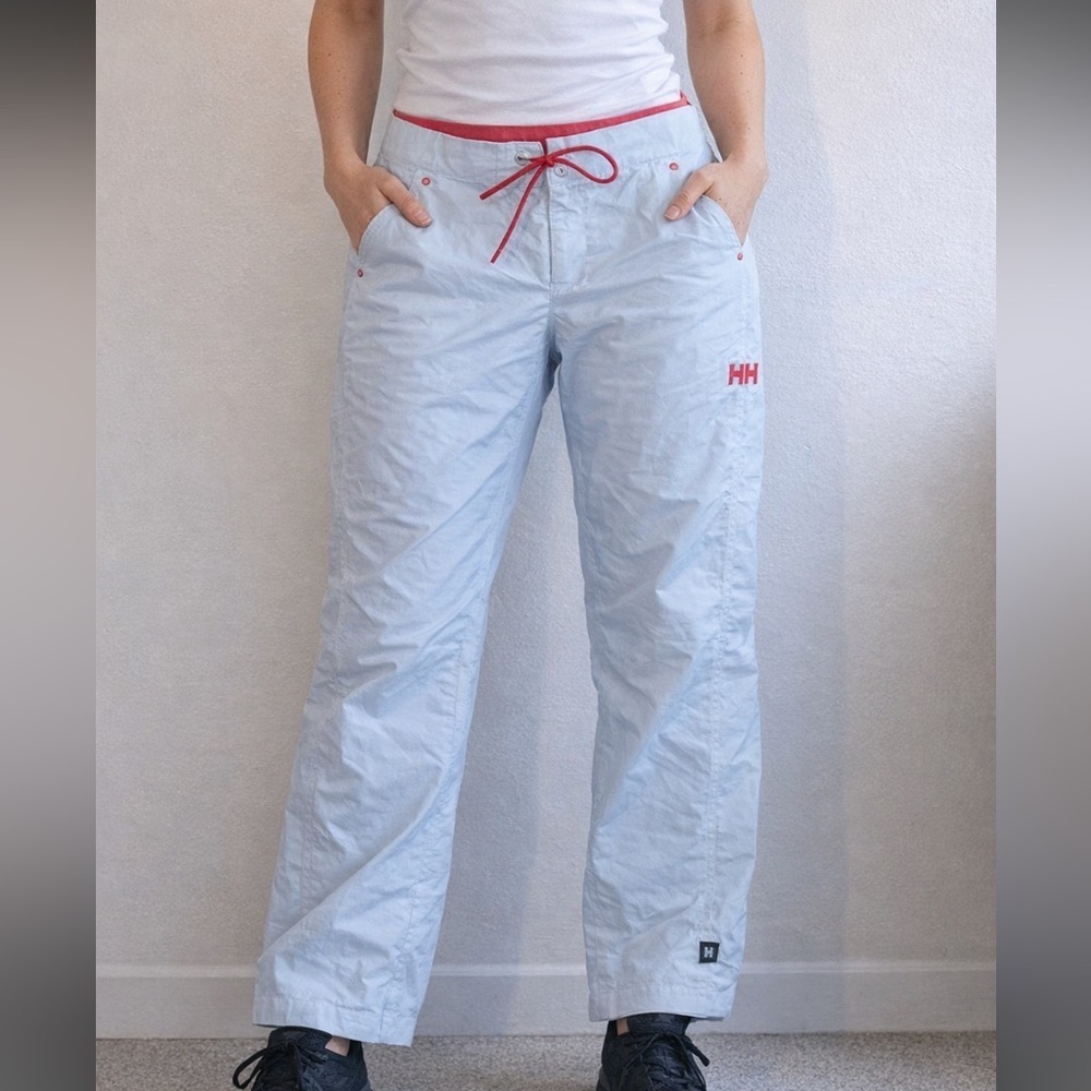 VINTAGE WOMENS MEDIUM HELLY HANSEN CAPRI TECHNICAL PANTS